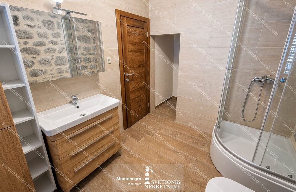 prodaja kamena kuca kotor muo prvi red svetionik nekretnine K842 (26)
