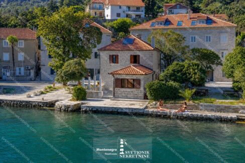 prodaja kamena kuca kotor muo prvi red svetionik nekretnine K842 (32)