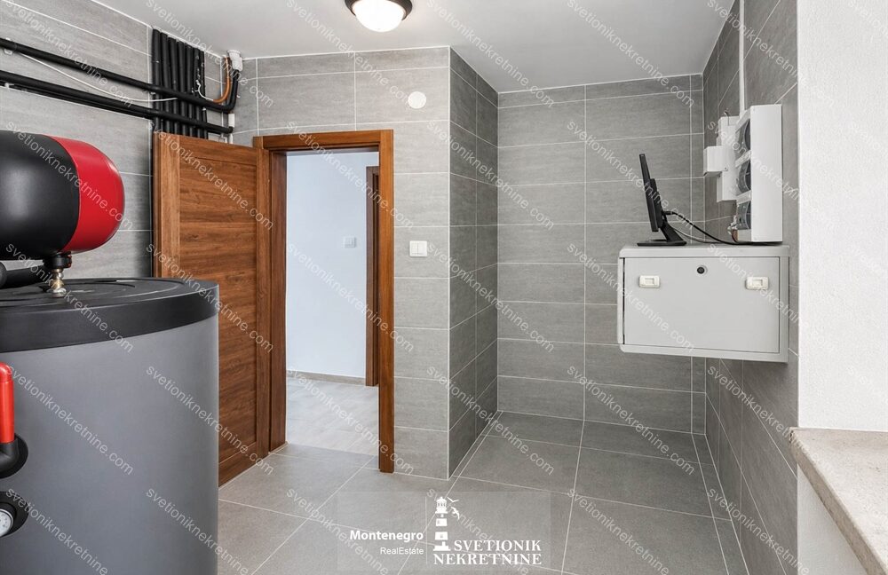 prodaja kamena kuca kotor muo prvi red svetionik nekretnine K842 (34)