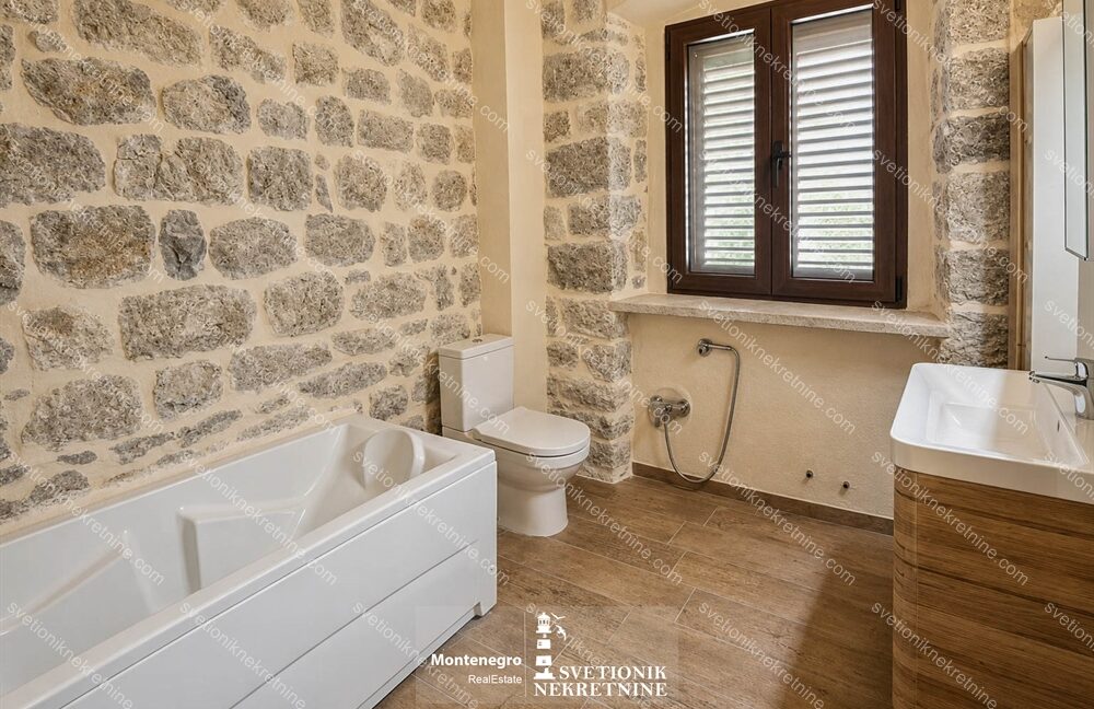 prodaja kamena kuca kotor muo prvi red svetionik nekretnine K842 (5)