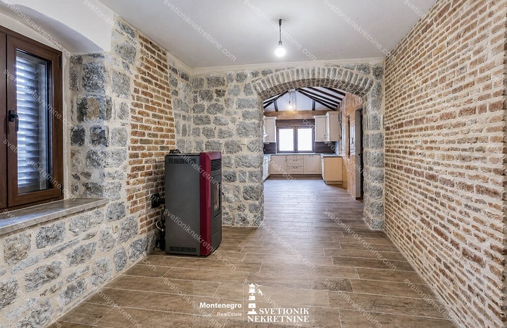 prodaja kamena kuca kotor muo prvi red svetionik nekretnine K842 (8)
