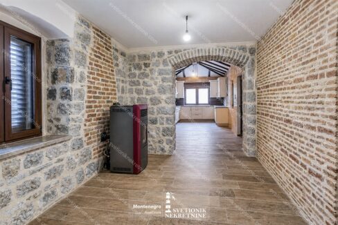 prodaja kamena kuca kotor muo prvi red svetionik nekretnine K842 (8)