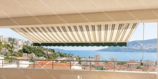 Prostran dvosoban stan sa dve terase i pogledom na more – Topla 2, Herceg Novi | S2297