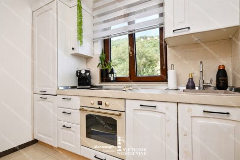 prodaja trosoban stan pogled na more igalo herceg novi id s2291 svetionik nekretnine (11)