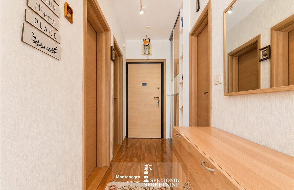 kompletno renoviran dvosoban stan pogled more savina id s2302 (18)