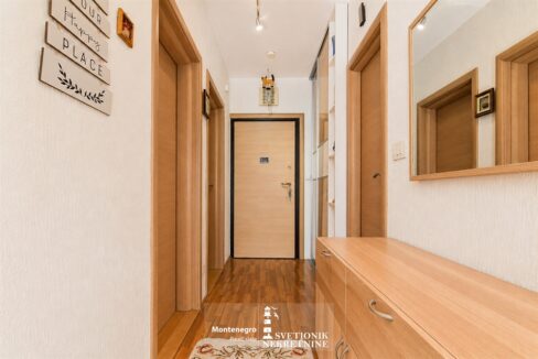 kompletno renoviran dvosoban stan pogled more savina id s2302 (18)