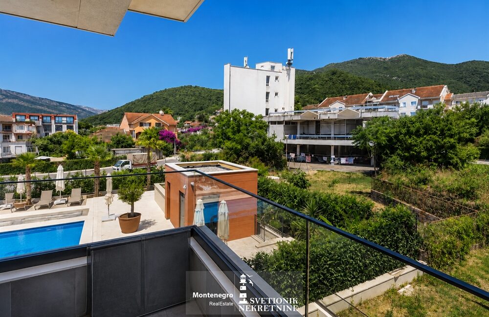 namesten dvosoban stan bazen parking donja lastva tivat s2300 (14)
