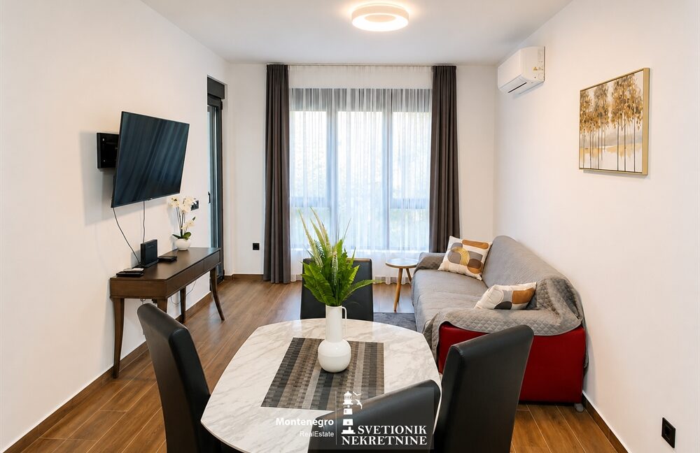 namesten dvosoban stan bazen parking donja lastva tivat s2300 (17)