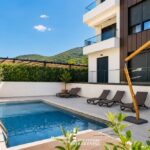 namesten dvosoban stan bazen parking donja lastva tivat s2300 (2)