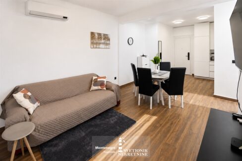 namesten dvosoban stan bazen parking donja lastva tivat s2300 (5)