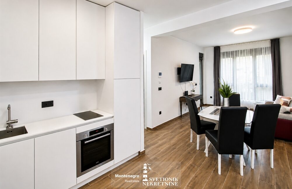 namesten dvosoban stan bazen parking donja lastva tivat s2300 (7)