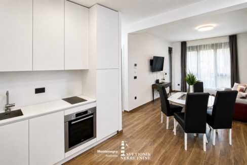namesten dvosoban stan bazen parking donja lastva tivat s2300 (7)