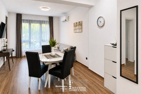 namesten dvosoban stan bazen parking donja lastva tivat s2300 (8)